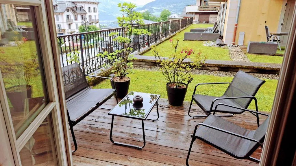 Terrasse avec vue montagne — Appartement 14, Résidence Conseil